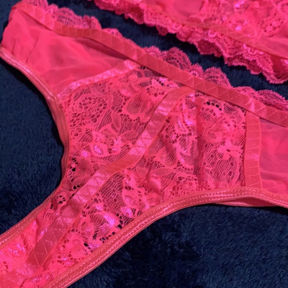 Hot Lace set - Picture 3 of 4